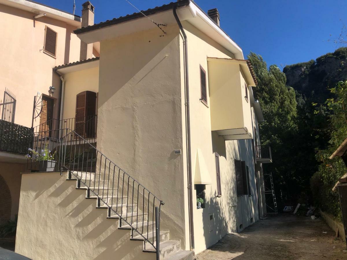 Rifugio Della Cascata Βίλα Collestatte Εξωτερικό φωτογραφία
