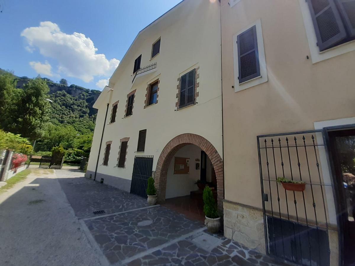 Rifugio Della Cascata Βίλα Collestatte Εξωτερικό φωτογραφία